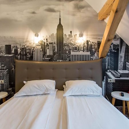 Hotel Bliss Сибиу Екстериор снимка