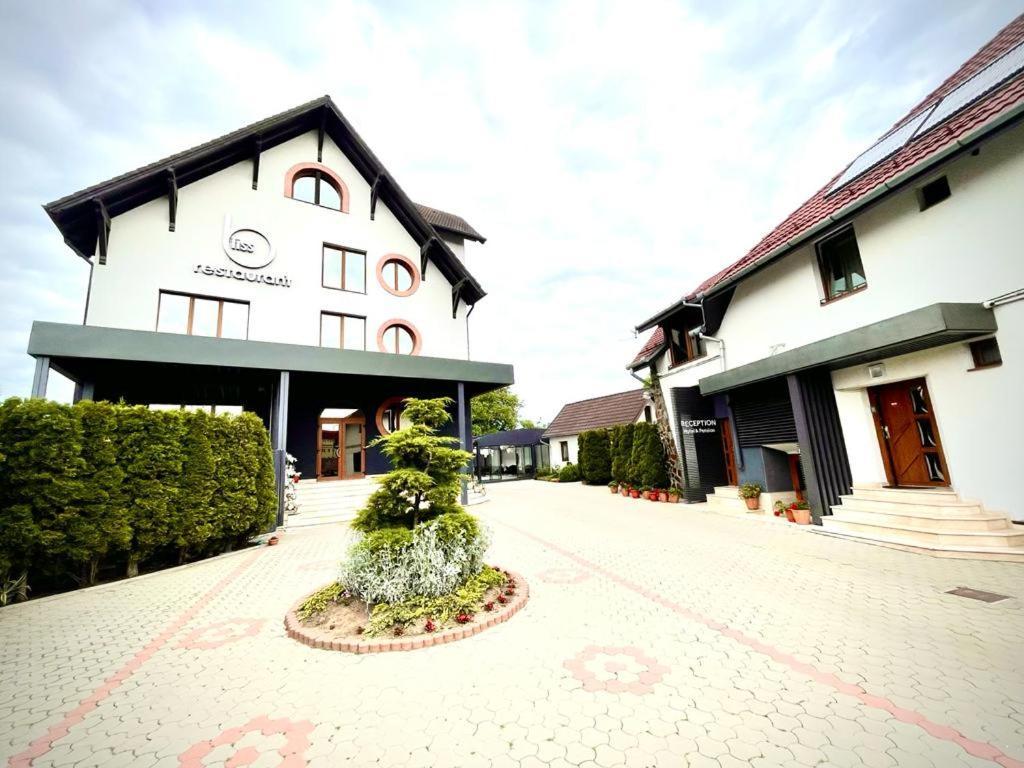 Hotel Bliss Сибиу Екстериор снимка