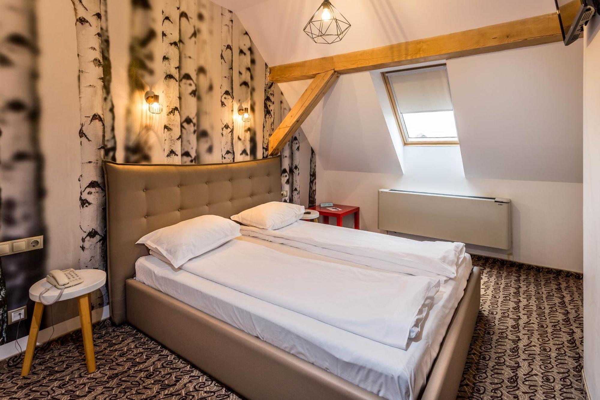Hotel Bliss Сибиу Екстериор снимка