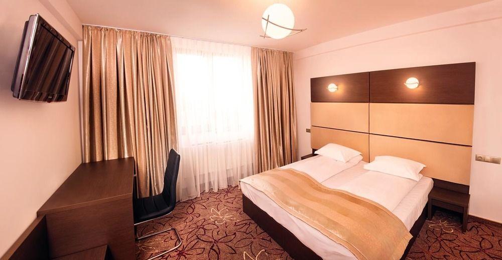 Hotel Bliss Сибиу Екстериор снимка